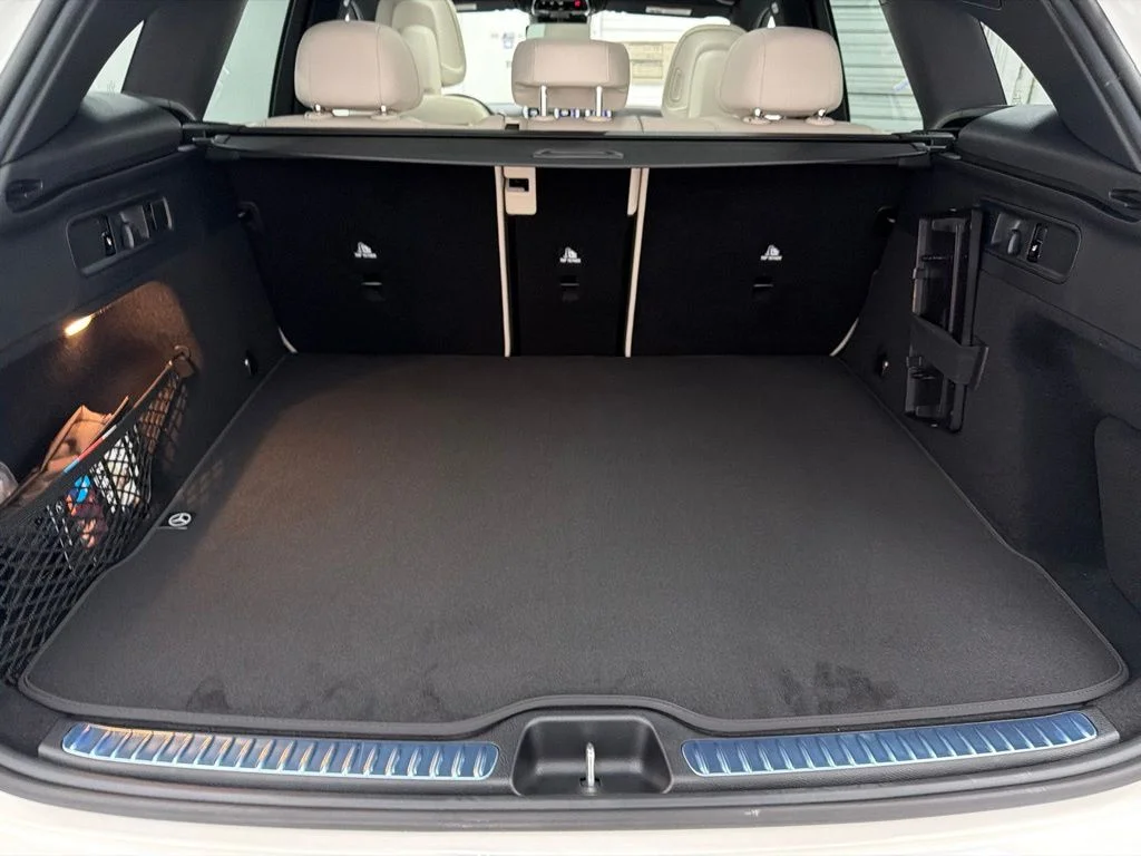 New 2027 White Mercedes-Benz GLC 300 image 22