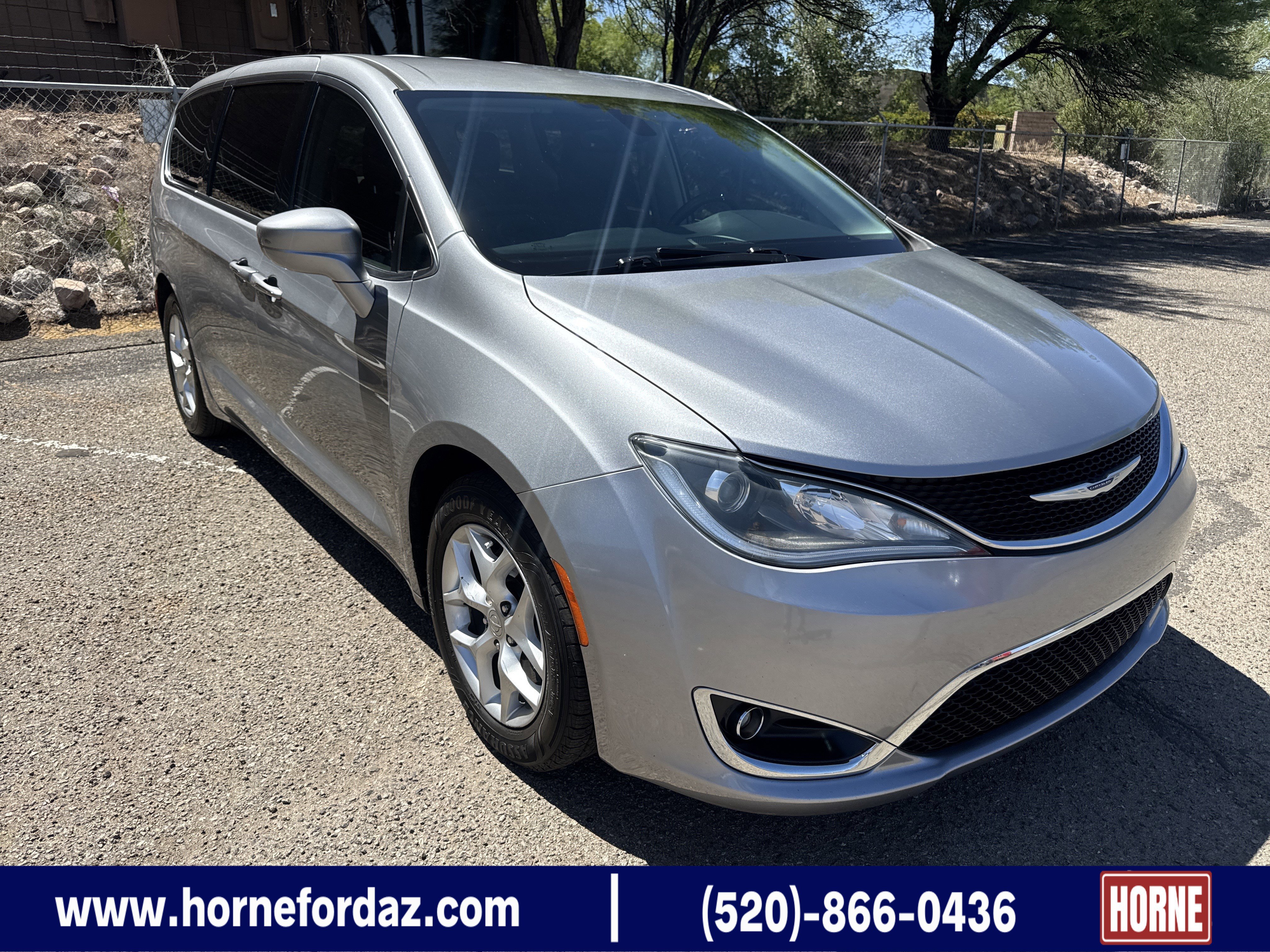 2019 Chrysler Pacifica Touring Plus's photo