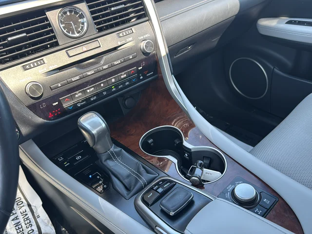 Used 2018 White Lexus 350L image 17