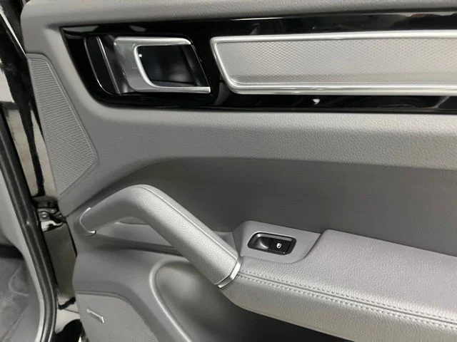 2022 Porsche Cayenne Platinum Edition - Photo 46