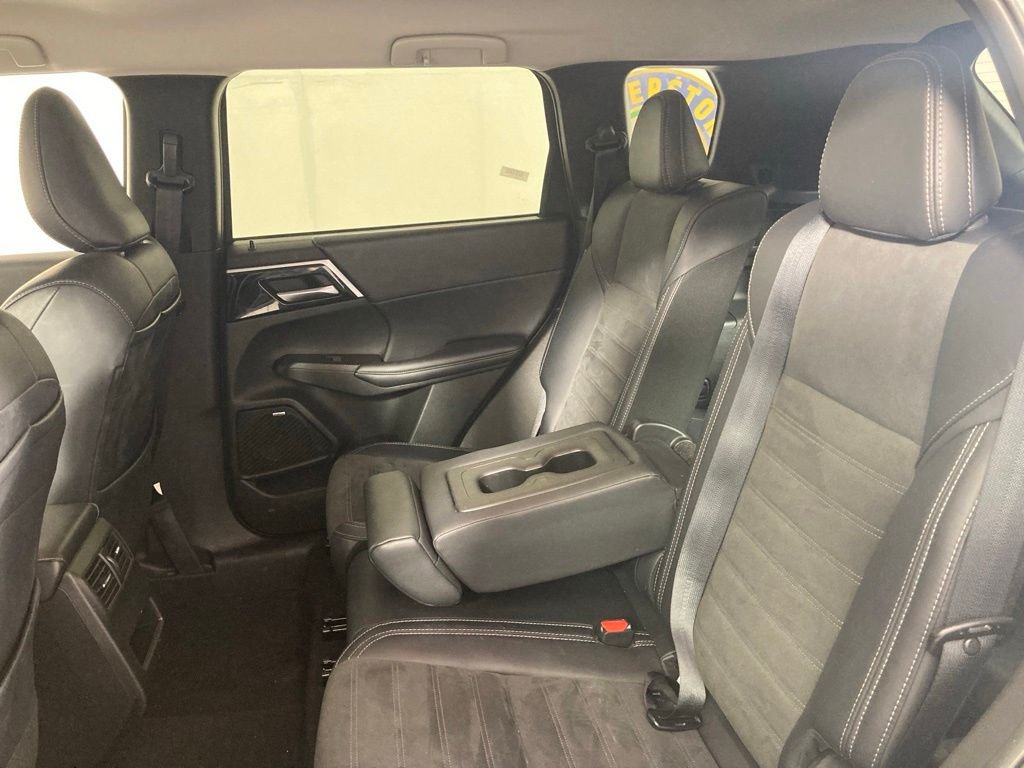 Used 2025 Gray Mitsubishi SE image 15