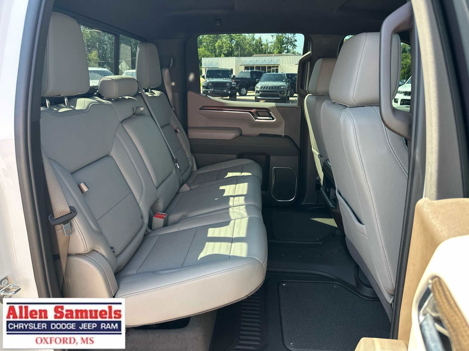 Used 2024 White Chevrolet RST image 10