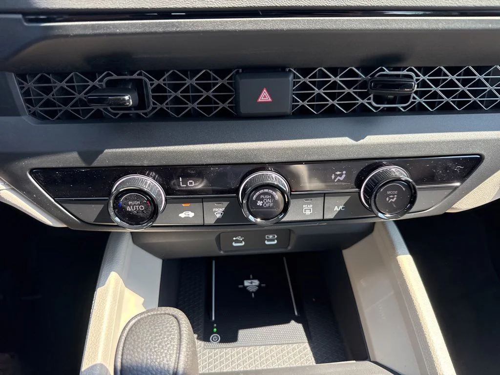 New 2026 Platinum White Pearl Honda LX image 27