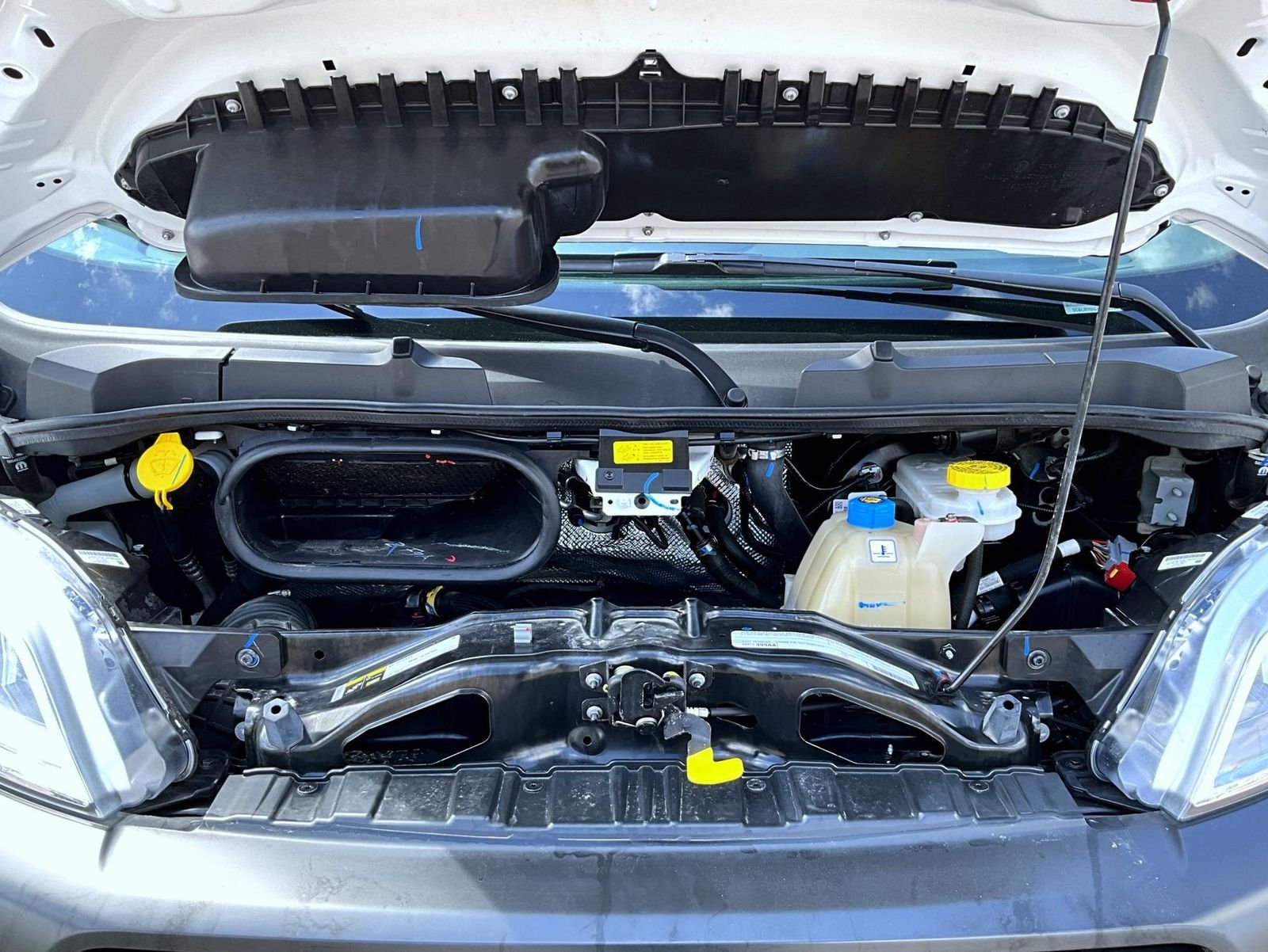 Used 2025 White Ram High Roof image 21