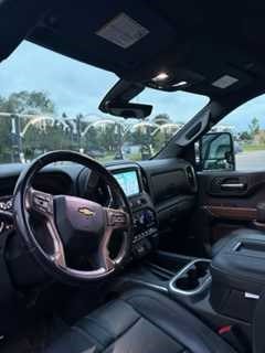 Used 2022 Northsky Blue Metallic Chevrolet High Country image 10