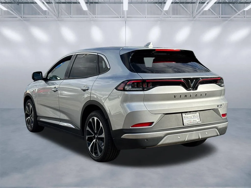 New 2025 Silver VinFast Plus image 4
