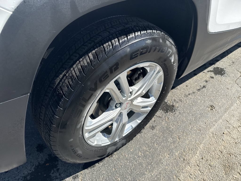 Used 2019 SUMMIT WHITE GMC SLE image 9
