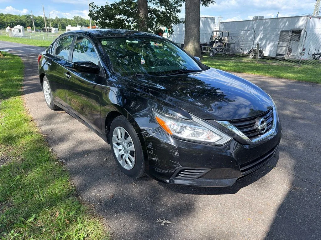 Used 2016 Black Nissan 2.5 S image 6