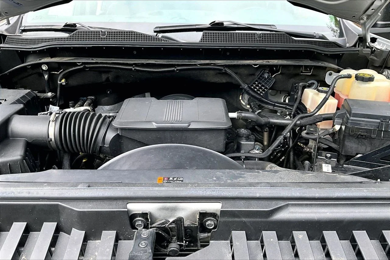 Used 2022 Silver Chevrolet LT image 36