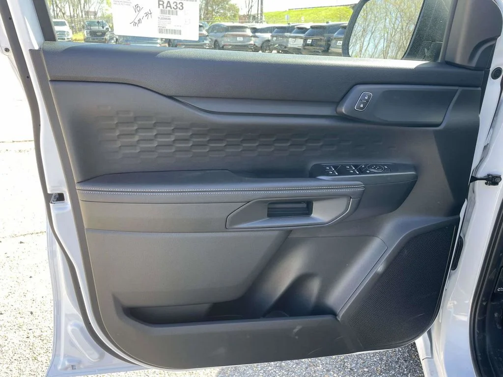 New 2026 Oxford White Ford XLT image 15