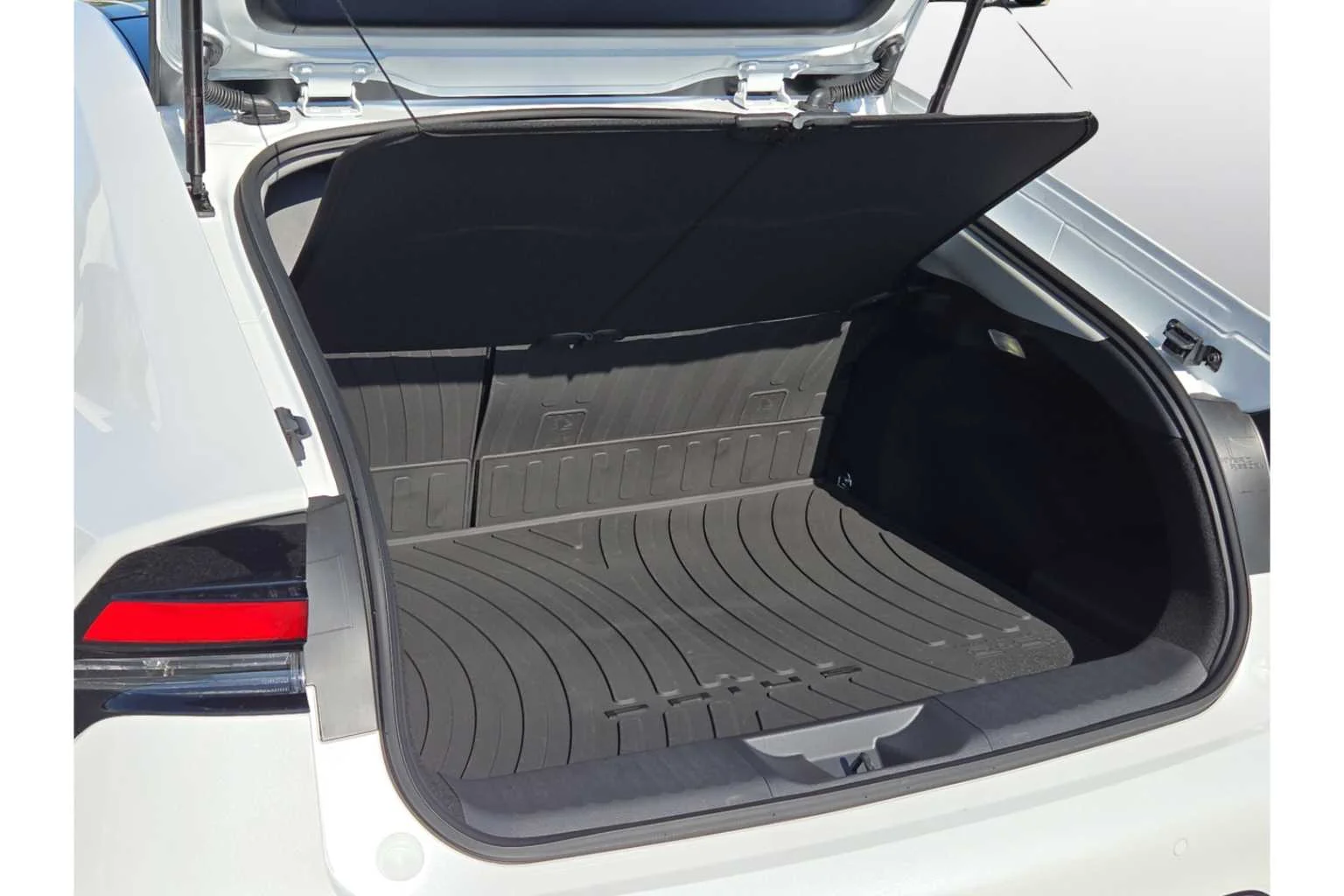 New 2027 Wind Chill Pearl Toyota XLE image 19