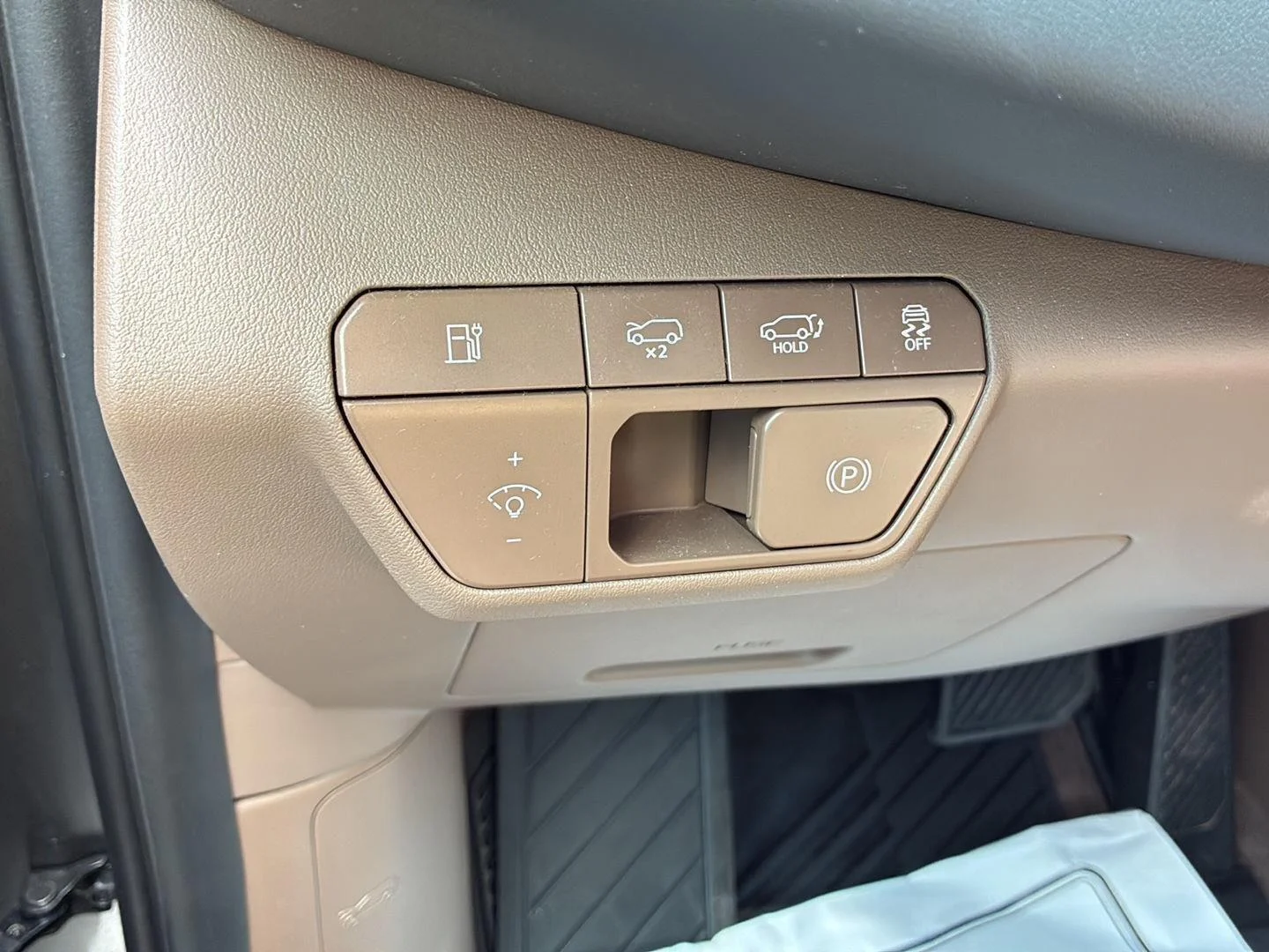 Used 2024 Pebble Gray Kia Land image 23