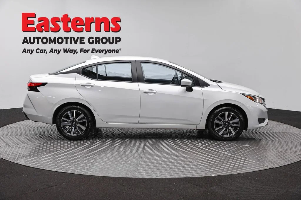 Used 2024 White Nissan 1.6 SV image 4