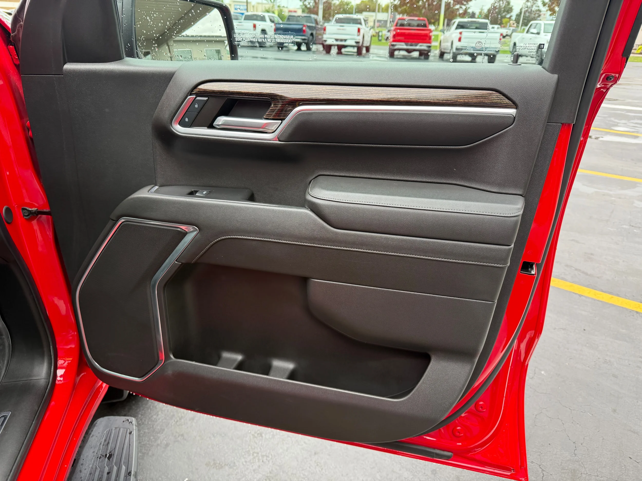Used 2024 Red GMC Elevation image 31