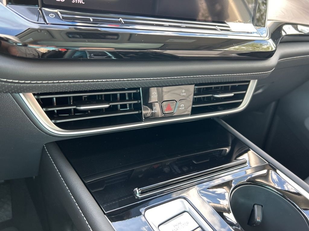 2026 Volkswagen Atlas SE w/Tech - Photo 36