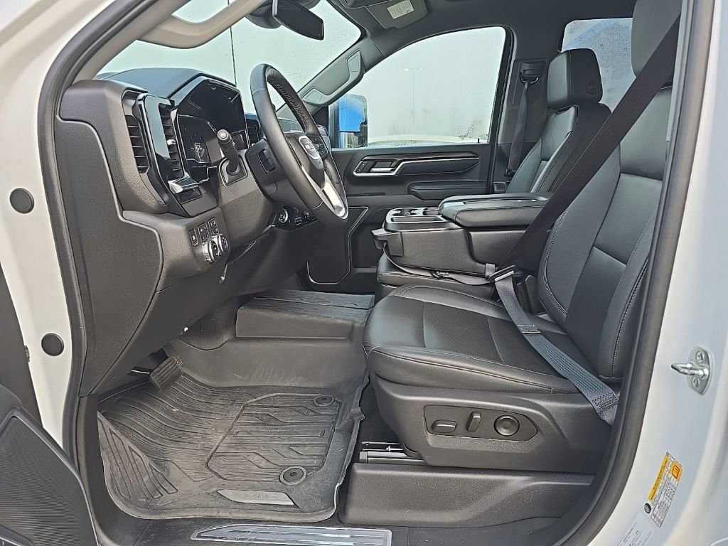 Used 2025 Summit White GMC SLT image 21