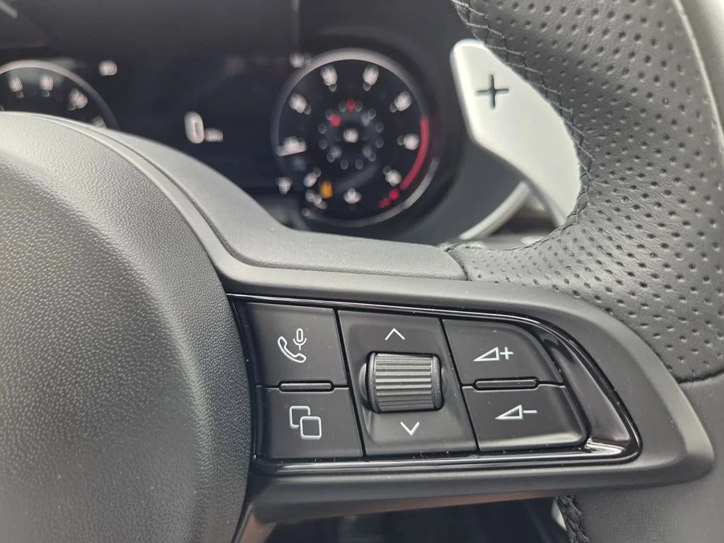 New 2025 Moonlight Gray Metallic Alfa Romeo Base image 14