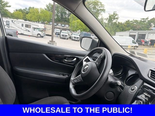 Used 2017 Pearl White Nissan SV image 7