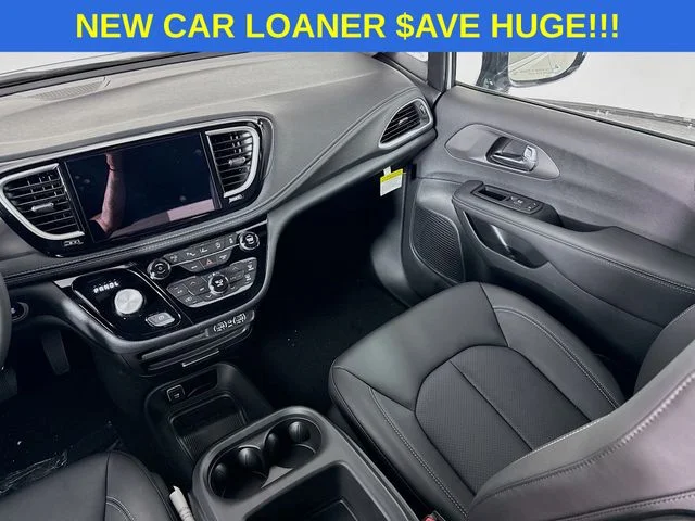 2025 Chrysler Pacifica Select - Photo 21
