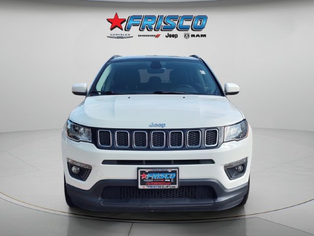Used 2018 White Jeep Latitude image 2