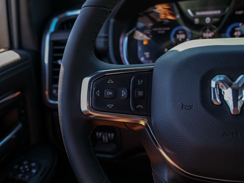 New 2026 Granite Crystal Metallic Clear-Coat Exterior Paint RAM Laramie image 24