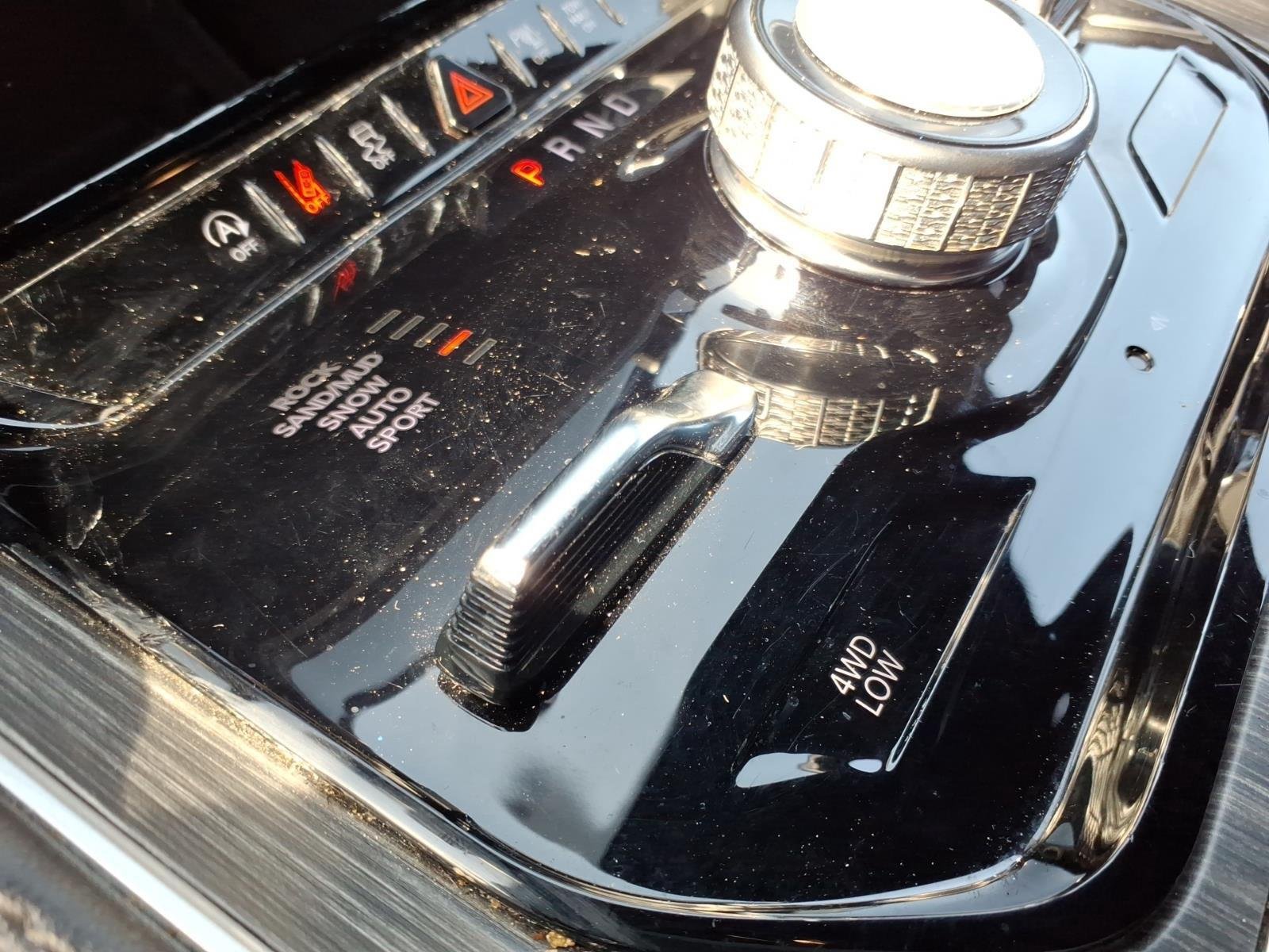 Used 2024 Diamond Black Crystal Pearlcoat Jeep Series III image 7