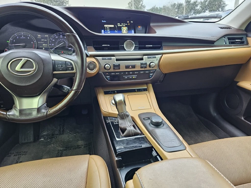 Used 2016 Brown Lexus 350 image 13