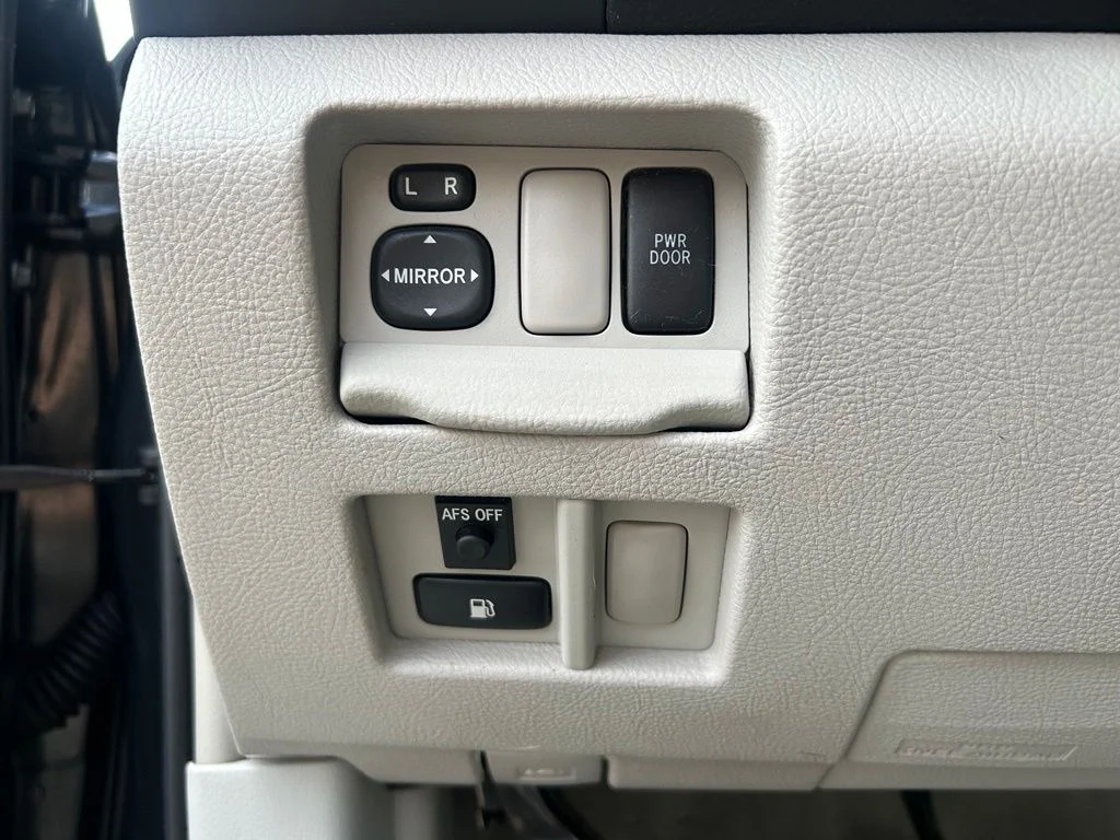 Used 2009 Gray Lexus 350 image 7