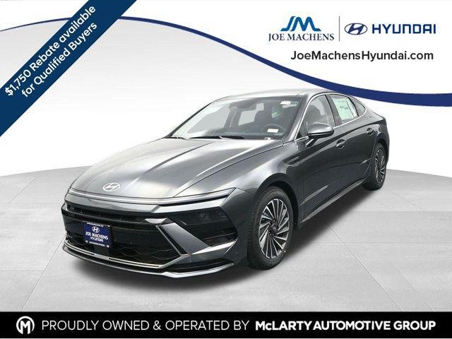 New 2026 Gray Hyundai SEL image 4