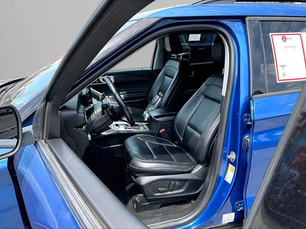 Used 2020 Blue Ford XLT image 26