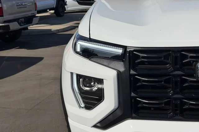 New 2026 Summit White GMC Elevation image 4