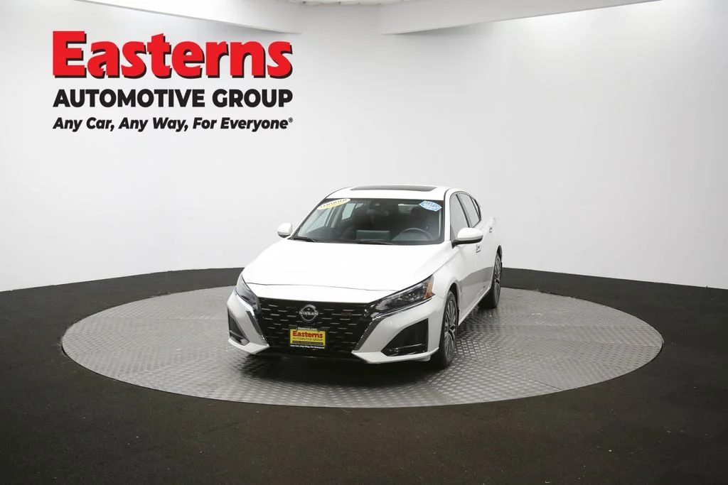 Used 2024 White Nissan 2.5 SV image 54
