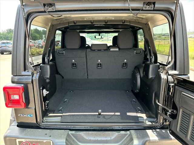 New 2023 Black Clear-Coat Exterior Paint Jeep Rubicon 4xe image 23
