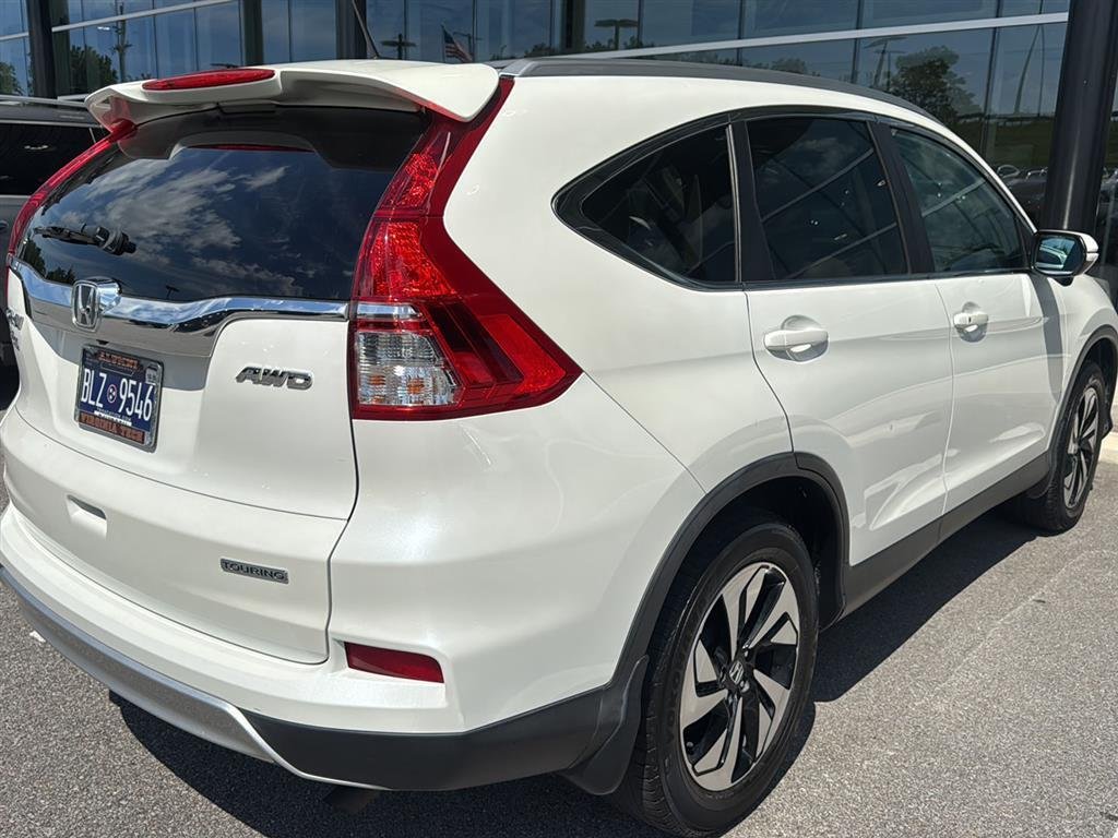 Used 2015 White Diamond Pearl Honda Touring image 5