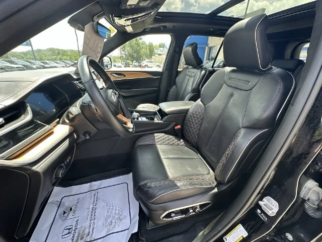 Used 2022 Black Jeep Summit Reserve image 16