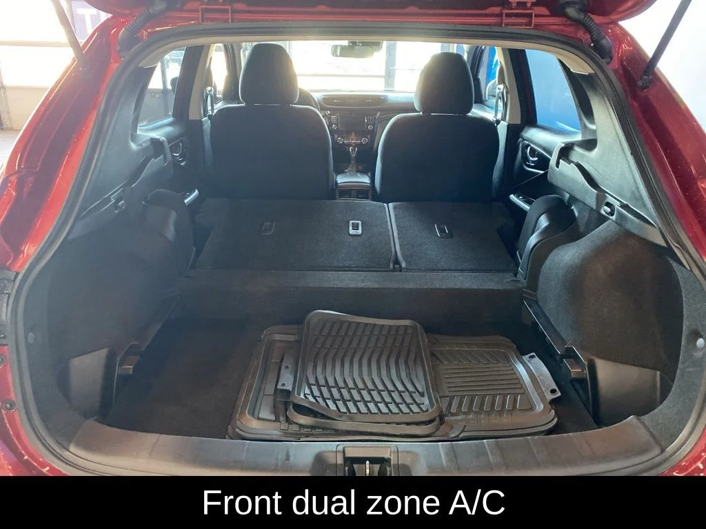 Used 2022 Red Nissan SV image 7
