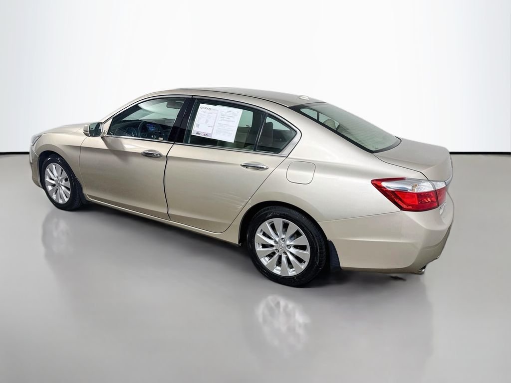 Used 2014 Champagne Frost Pearl Honda EX-L image 5