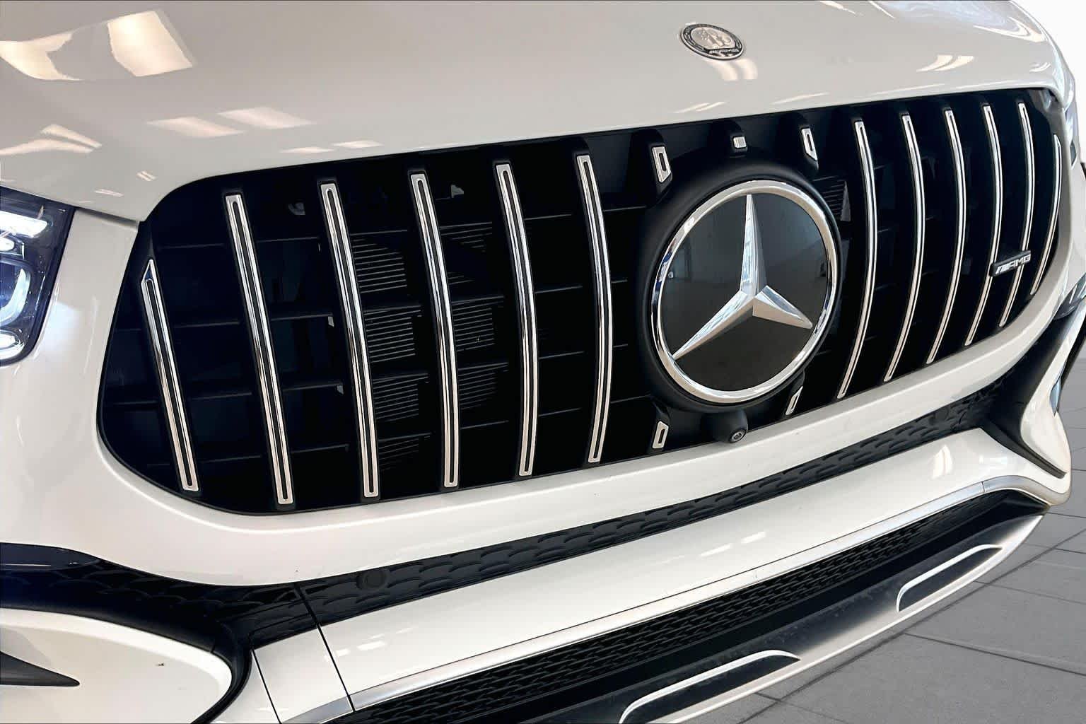 Used 2024 MANUFAKTUR Moonlight White Metallic Mercedes-Benz AMG® GLE 53 image 28