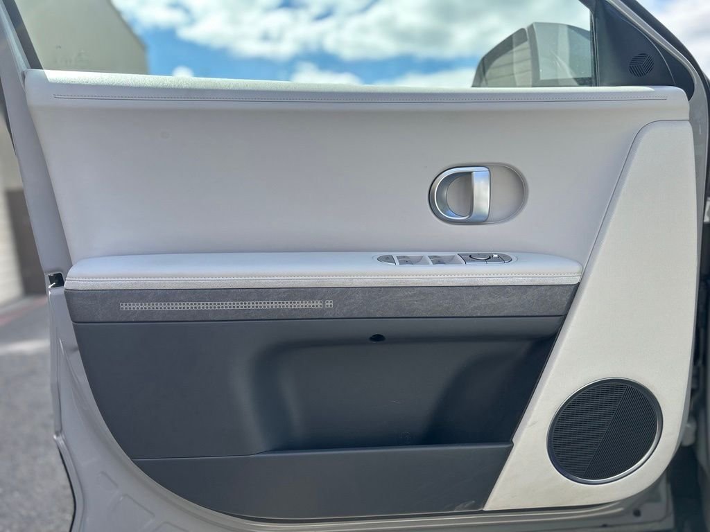 Used 2023 Gray Hyundai SEL image 18