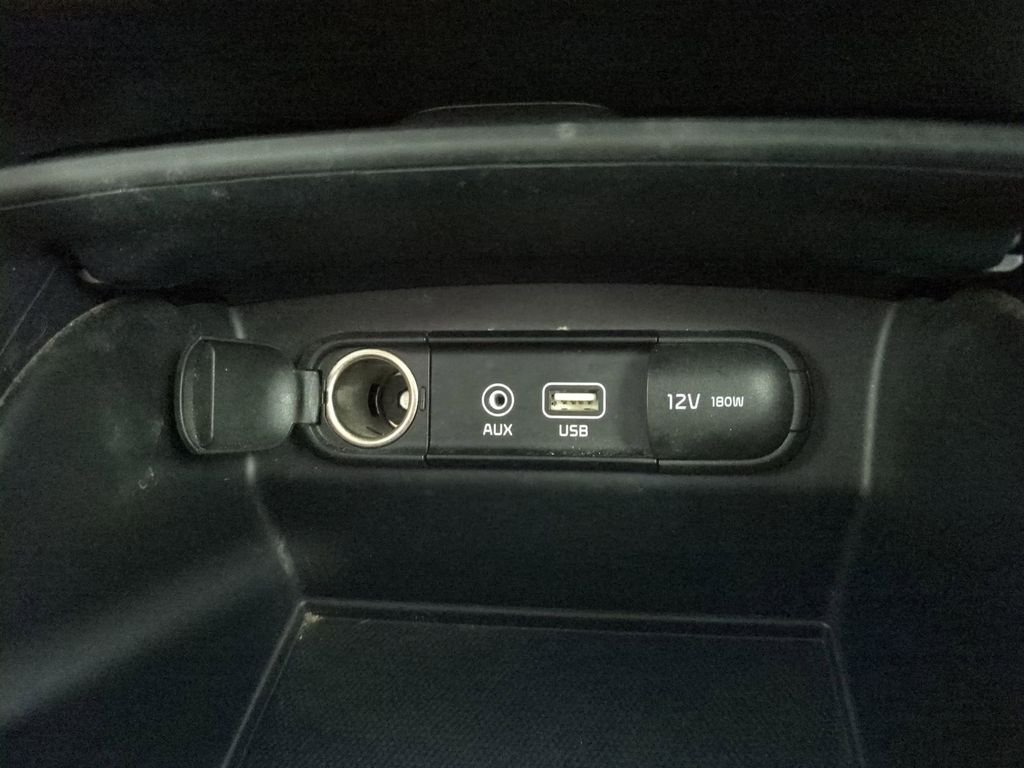 2020 Kia Sorento LX - Photo 26
