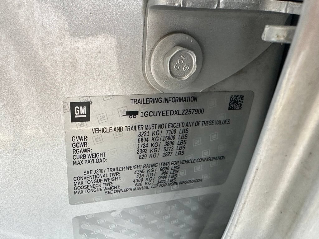 Used 2020 SILVER ICE METALLIC Chevrolet RST image 40