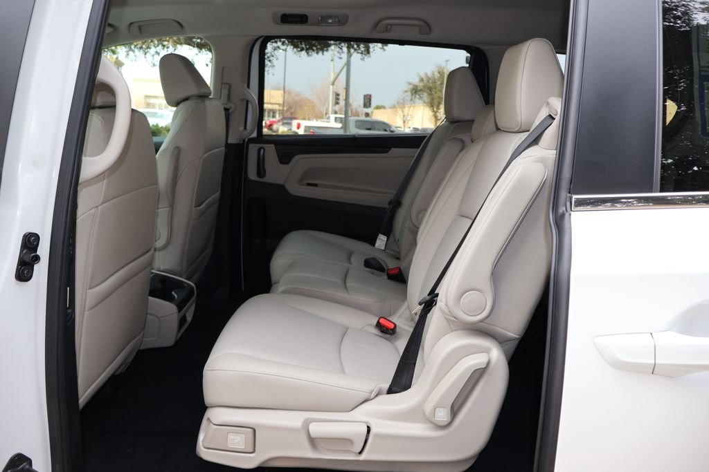 New 2026 Platinum White Pearl Honda EX-L image 10