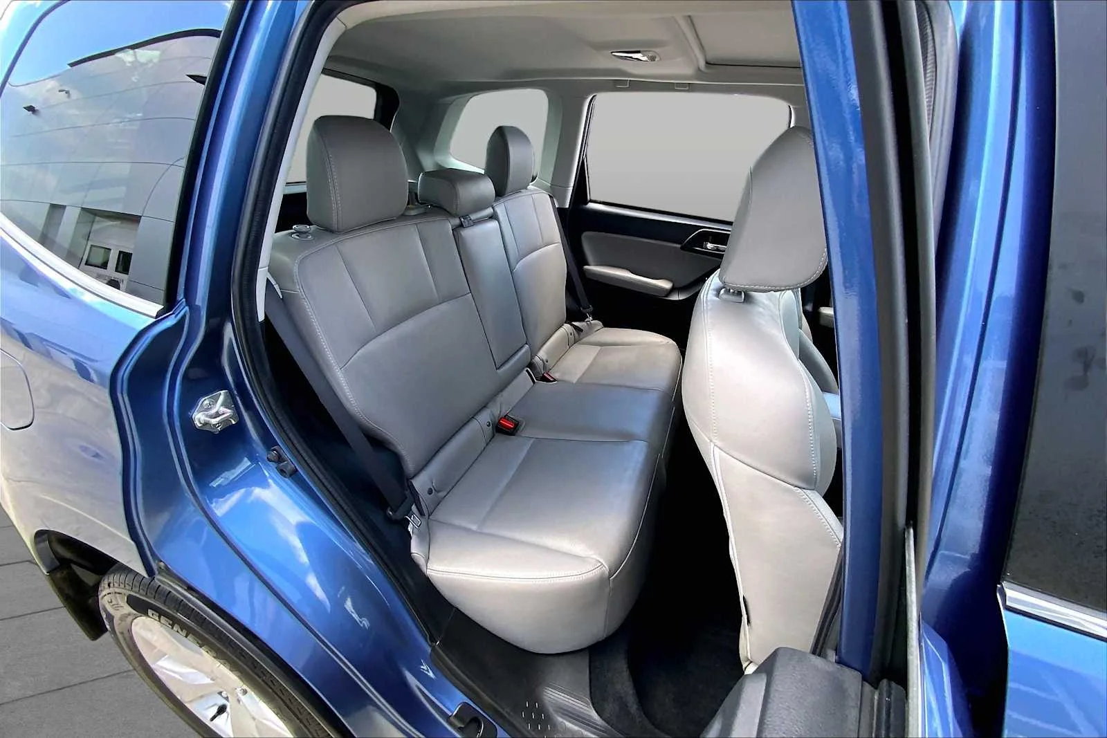 Used 2016 Quartz Blue Pearl Subaru 2.5i Limited image 20