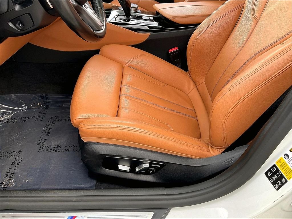 Used 2019 Alpine White BMW 540i xDrive image 35