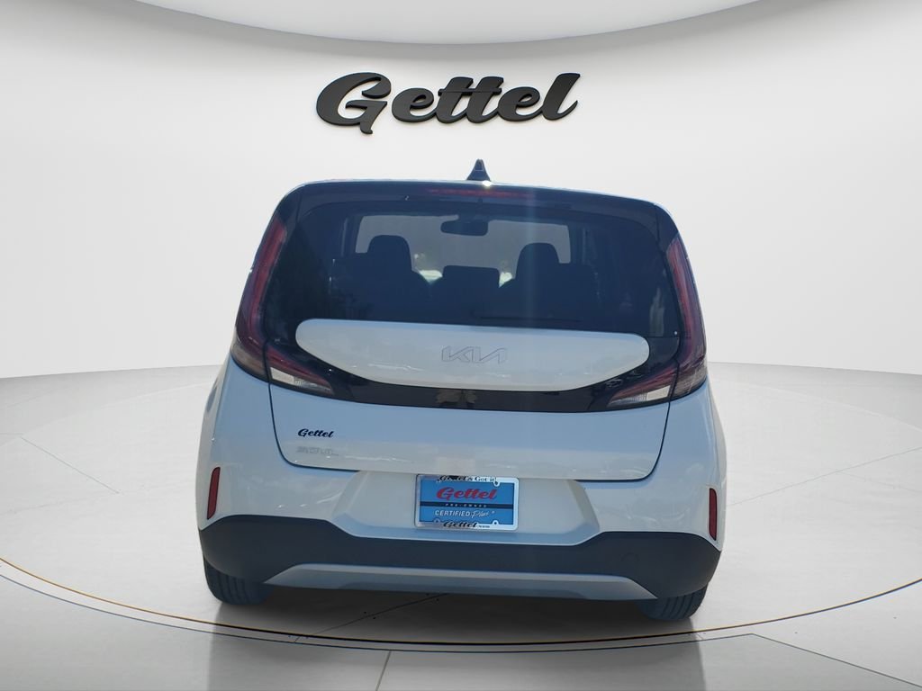 Used 2024 White Kia LX image 6
