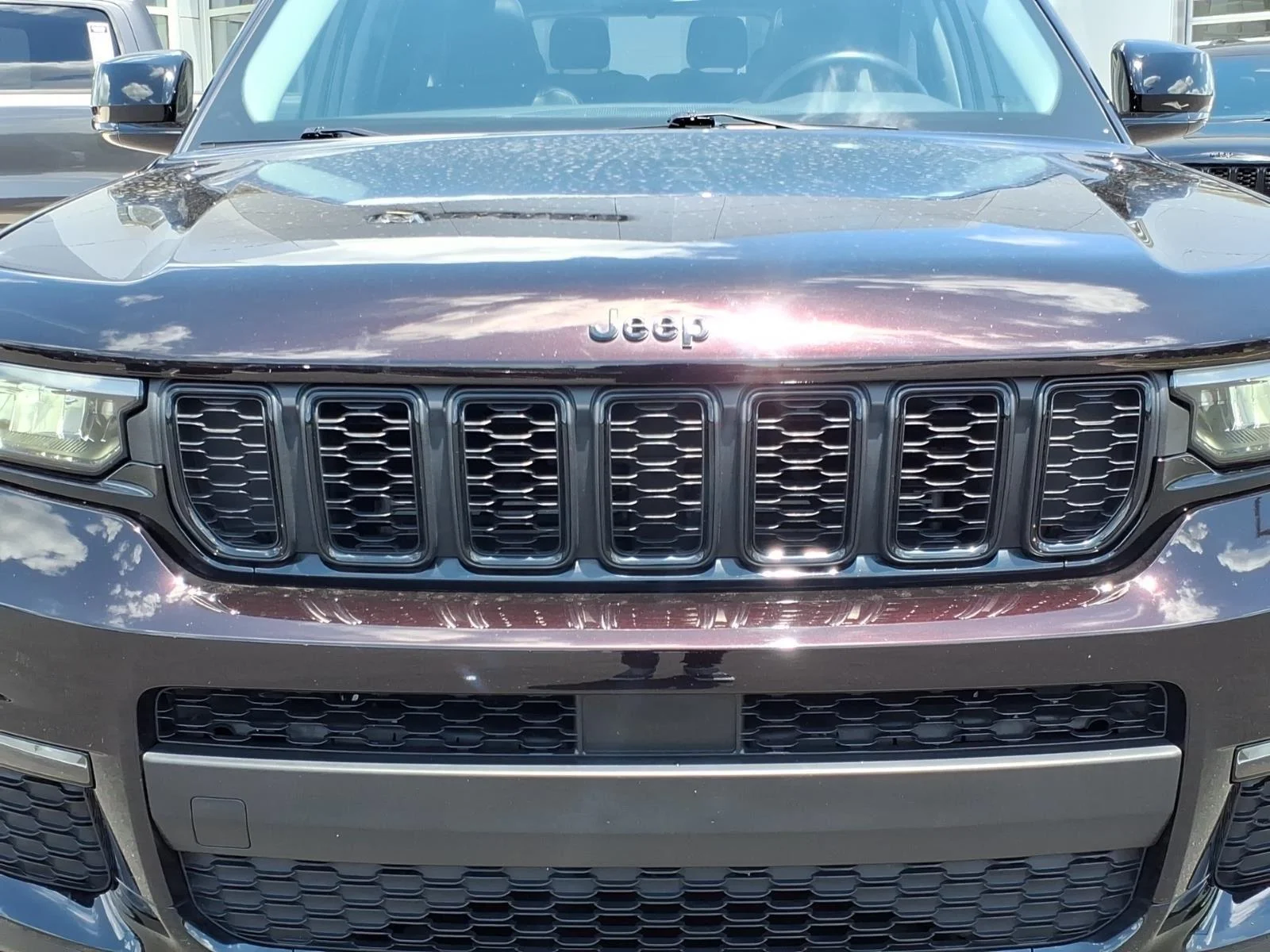 Used 2022 Ember Pearlcoat Jeep Limited image 16
