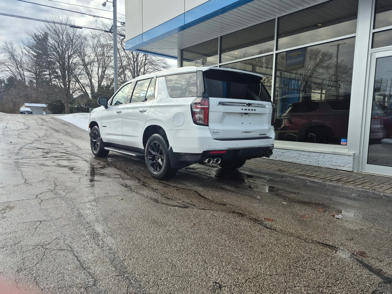 Used 2024 WHITE Chevrolet Premier image 5