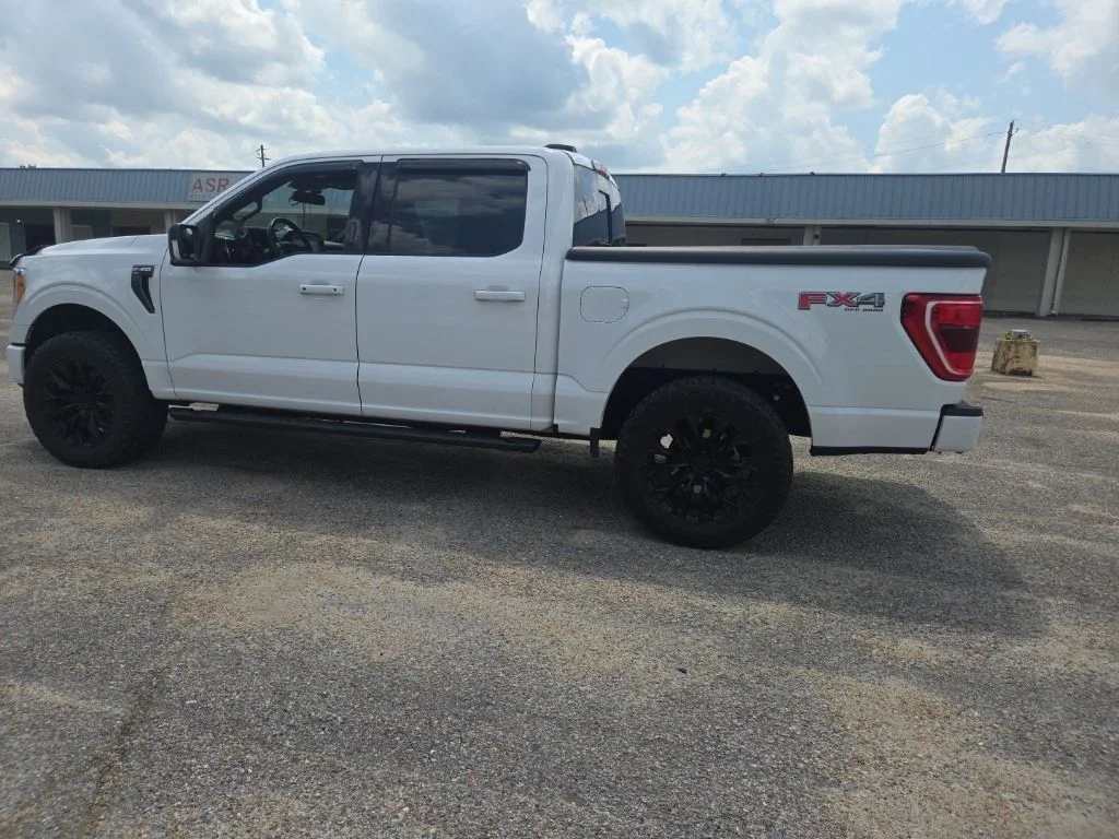 Used 2023 Oxford White Ford XLT image 6