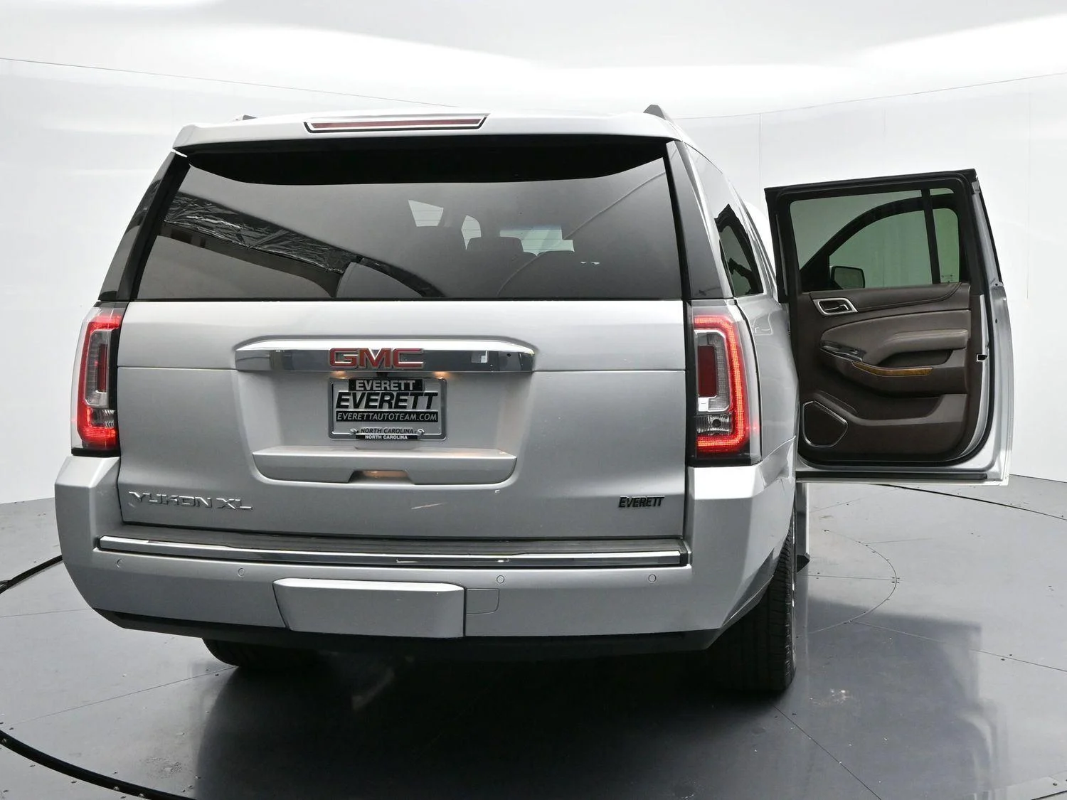 Used 2019 QUICKSILVER METALLIC GMC Denali image 45