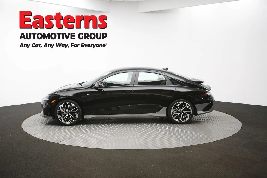 Used 2023 Black Hyundai SEL image 59